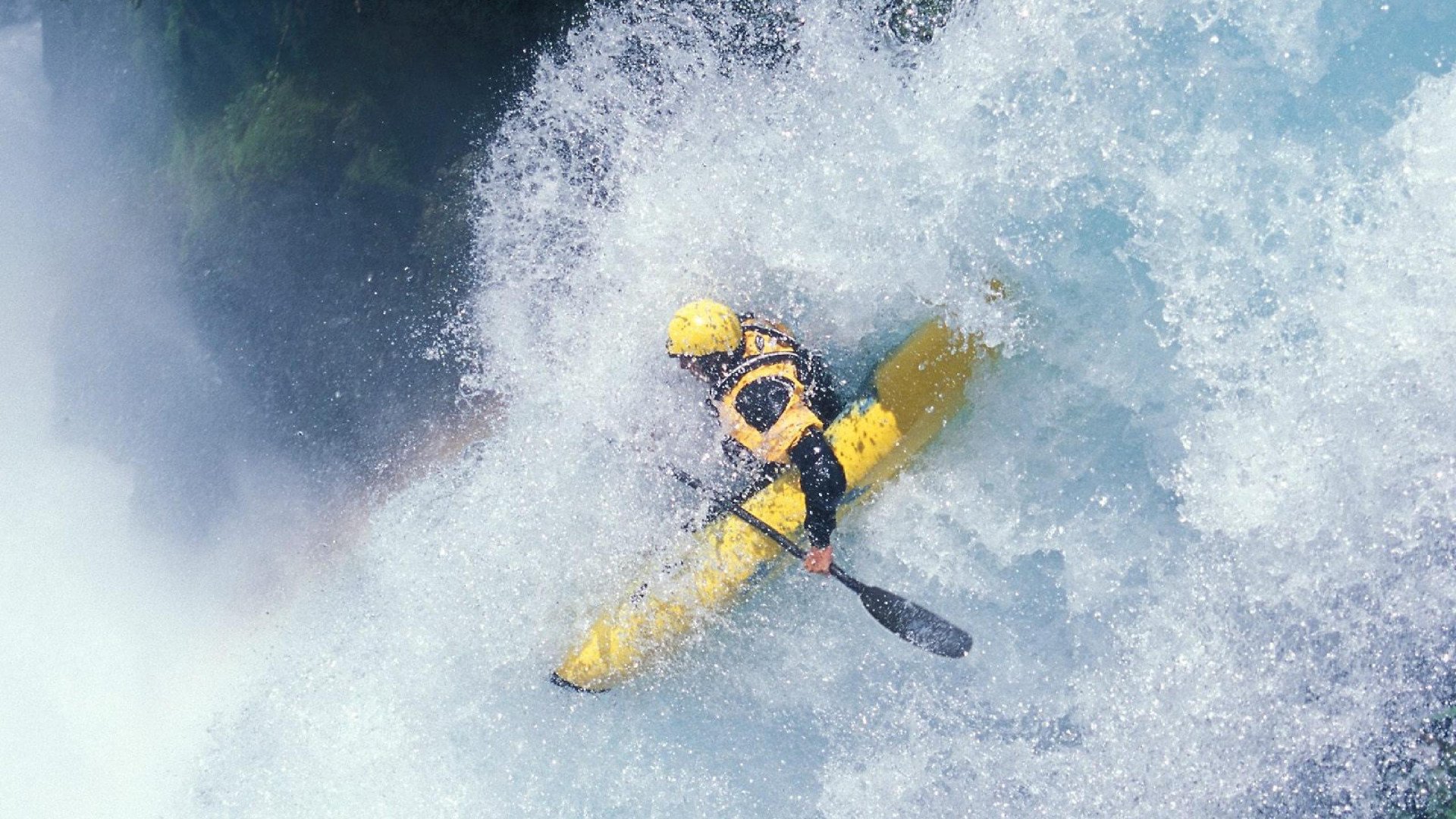_遥控运动艇：水上速度感突破极限_，遥控竞速艇