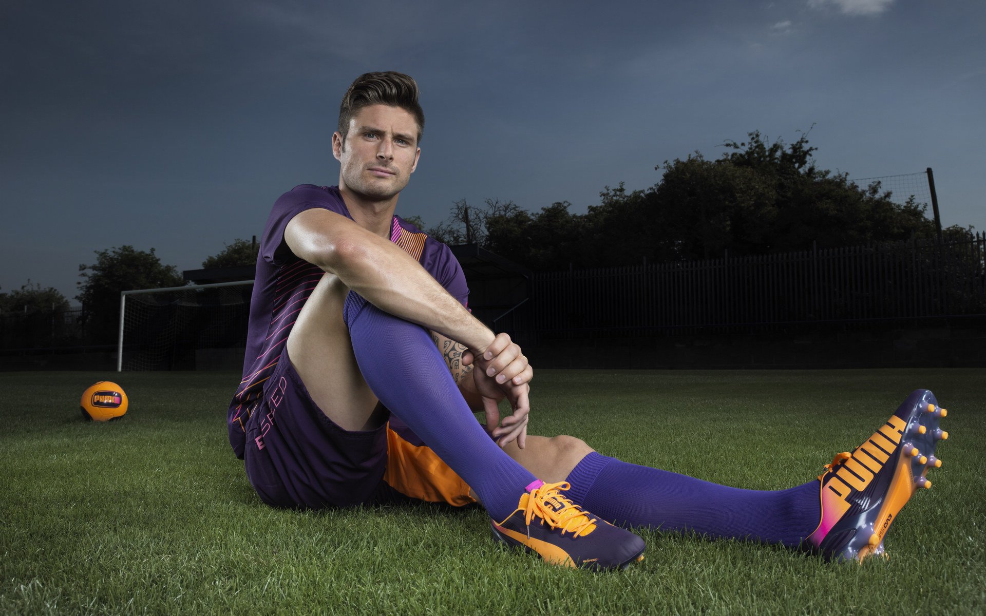 “英超最新战报：球队奋力拼搏争夺每一分”，英超最新一轮结果